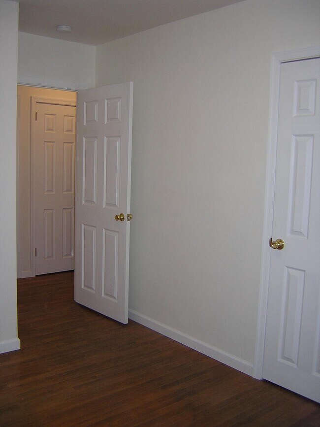 bedroom 3 - 105 Briarwood Dr
