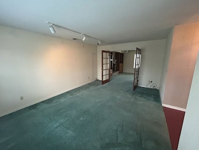 Foto del edificio - COMING SOON!! 3 BEDROOM 2.5 BATH CURTIS PARK CHARMER