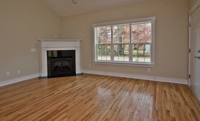 Foto del edificio - Townhouse walking distance from Black Moun...