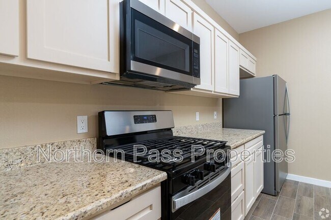 Building Photo - 9779 McCombs St