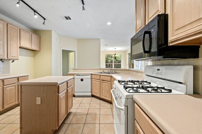 Kitchen - 9120 Edwardson Ln