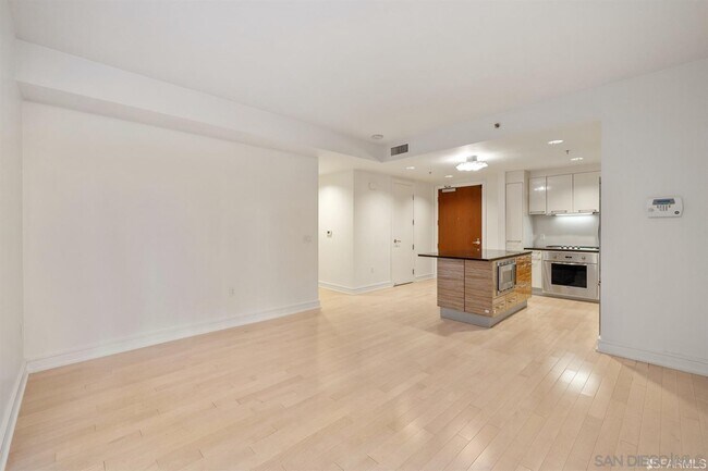 Building Photo - 631 Folsom St