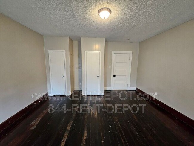 Building Photo - 304 S Grand Ave