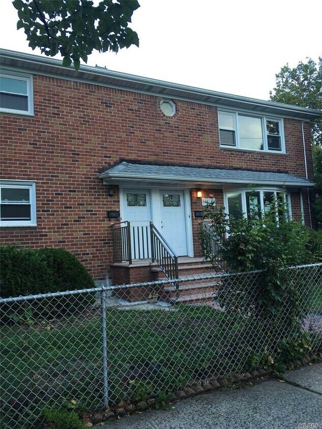 Primary Photo - 146-52-146-25 25th Dr