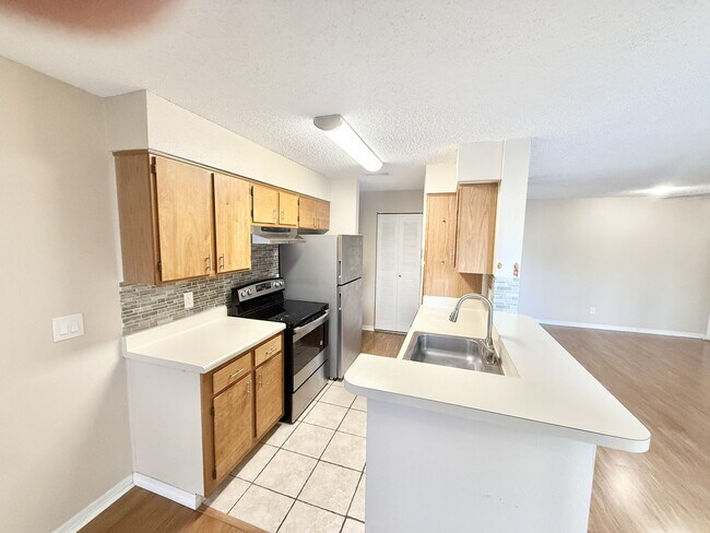 Foto del edificio - 1065 S Hiawassee Rd