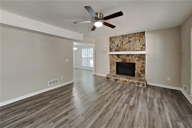 Foto del edificio - 1285 Grayland Hills Dr