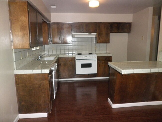 Foto del edificio - 1114 N Gem St