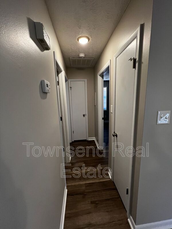 Foto del edificio - 1437 Ireland Dr