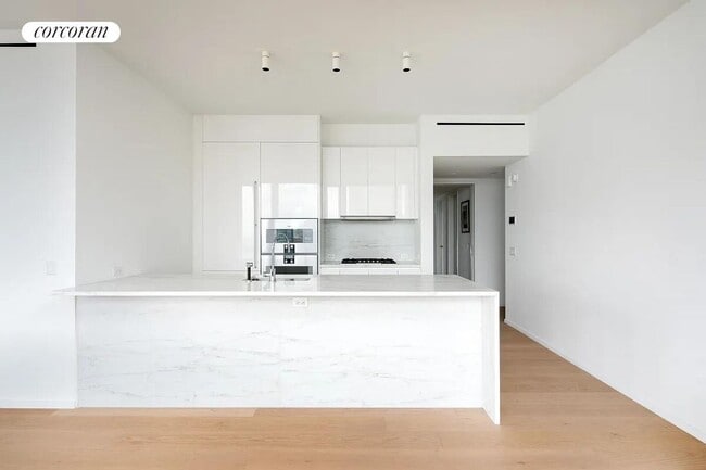 Building Photo - 695 First Avenue 32K