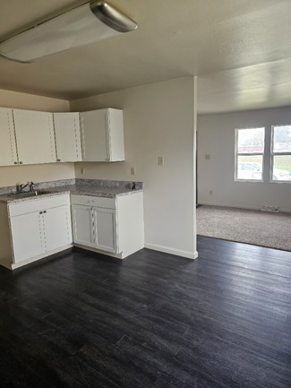 Building Photo - 5 Hanover Ln