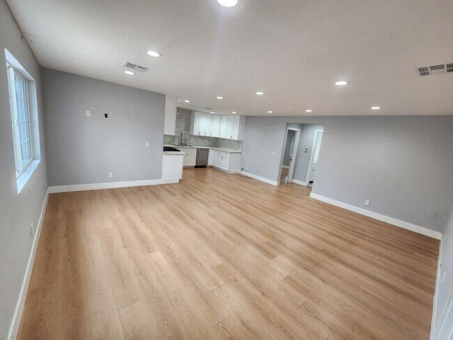 Foto del edificio - 14237 Emelita St