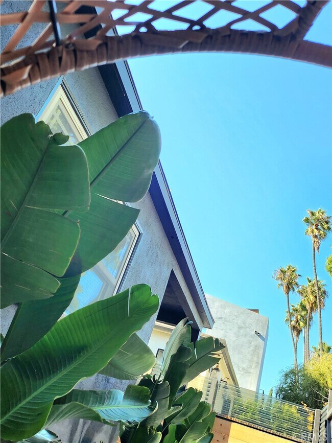 Foto del edificio - 2353 Beach Ave