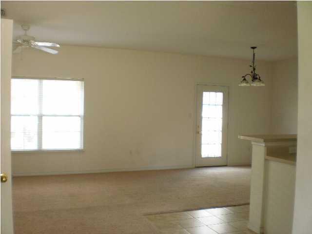 Building Photo - 762 Shady St