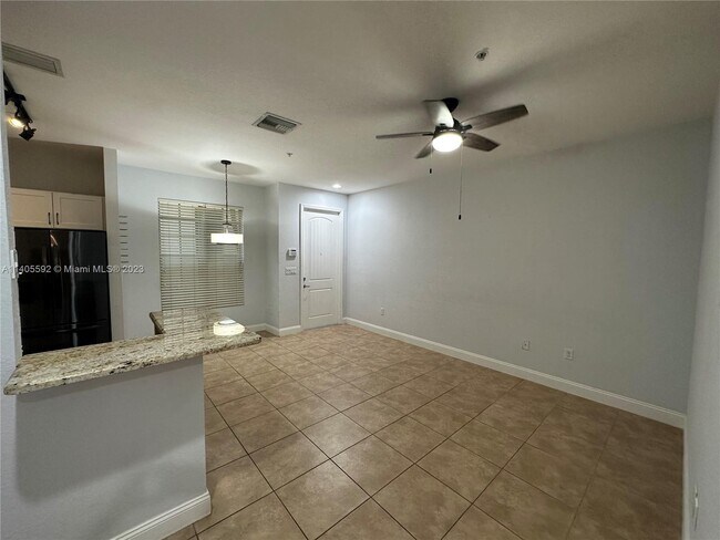 Foto del edificio - 155 SW 7th Ct