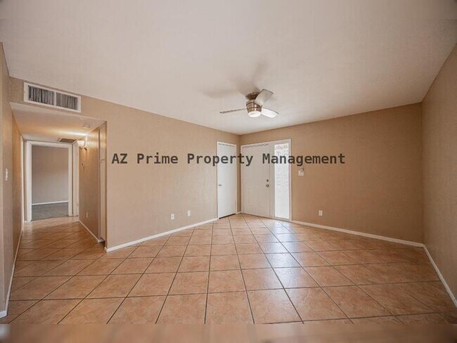 Building Photo - 922 S Acapulco Ln