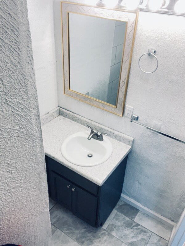 Primary Photo - 405 Francis St