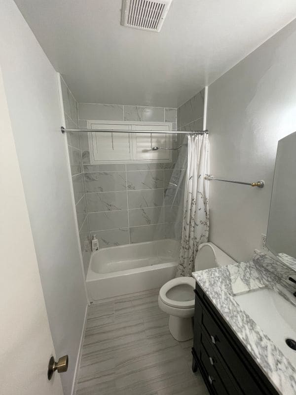 Foto del edificio - 13422 Castana Ave