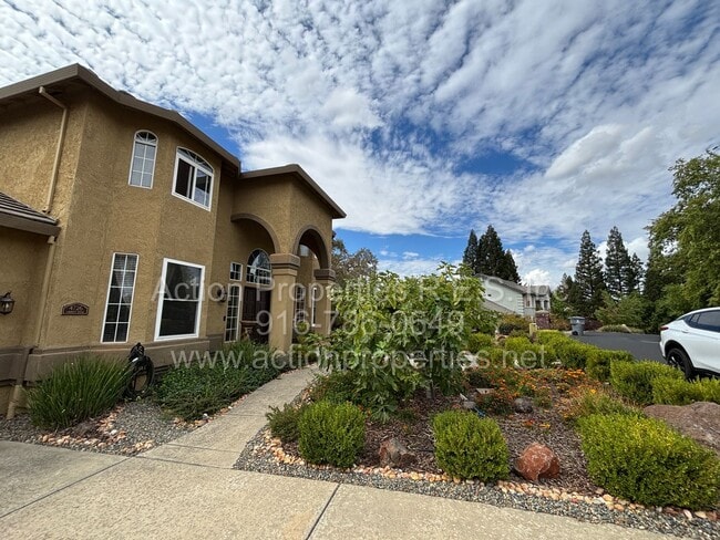 Building Photo - 4726 Abbey Hill