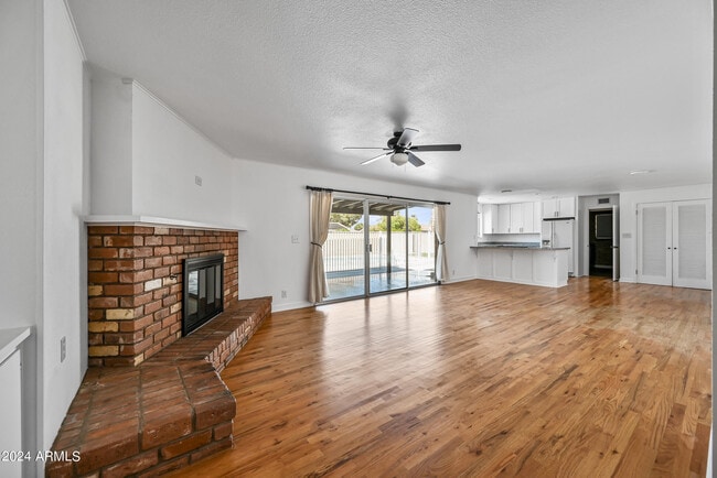 Building Photo - 530 E Fairmont Dr