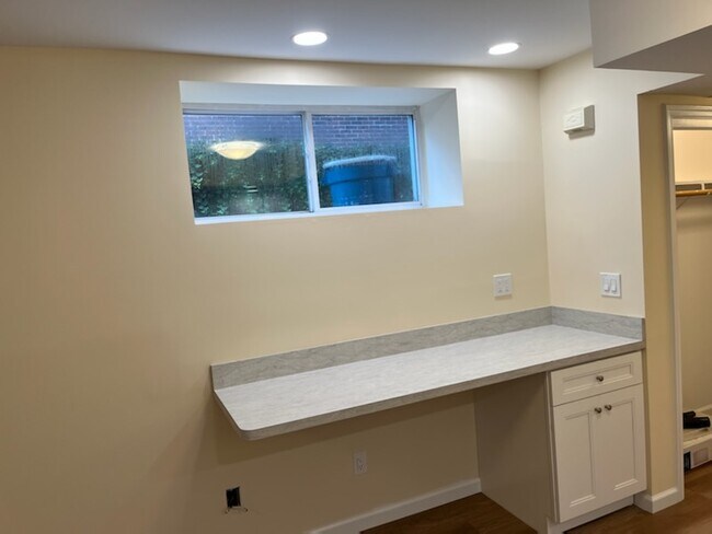 kitchen dining/computer station - 129 N Mada Ave