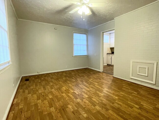 Building Photo - 3016 Wimpole Ave