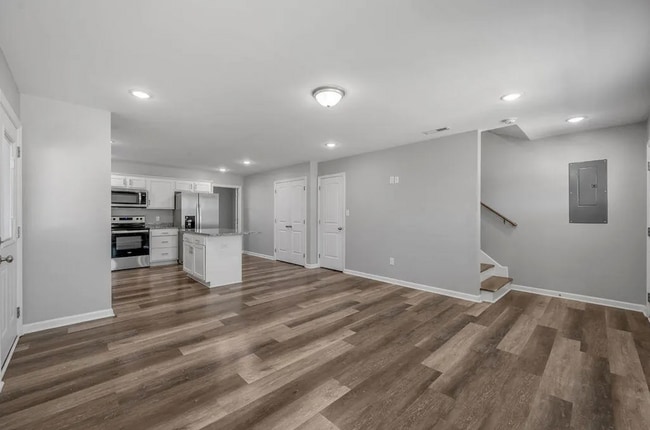 Building Photo - 2011 Dolly Dr