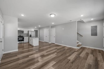 Building Photo - 2024 Dolly Dr