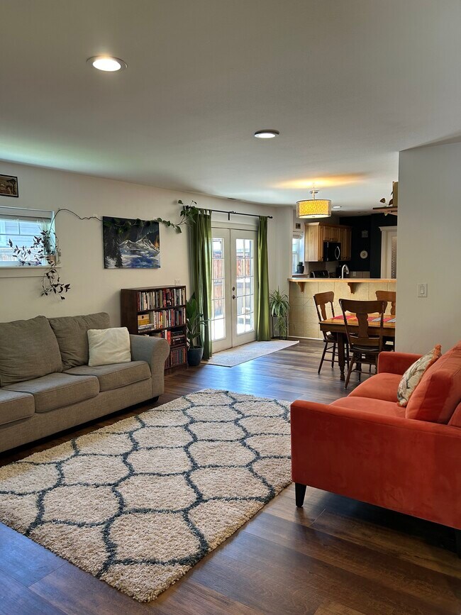Foto del edificio - 21365 Oakview Dr