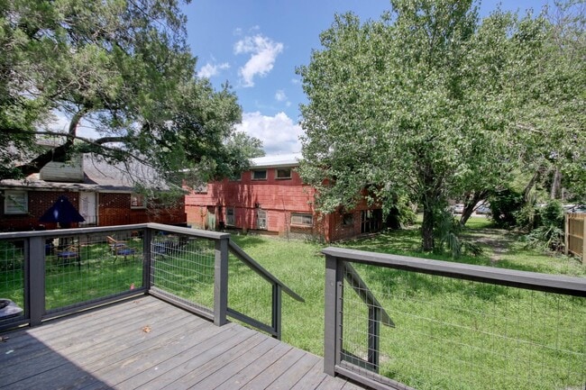 Foto del edificio - 1028 Duke St