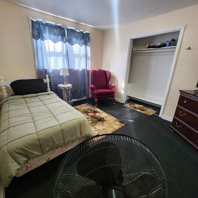 Foto del edificio - 457 Vineyard Ave