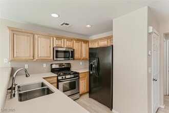 Building Photo - 8208 W Wildwood Glen Dr