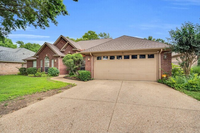 Building Photo - Updated Mansfield Home in Arbors of Creekwood