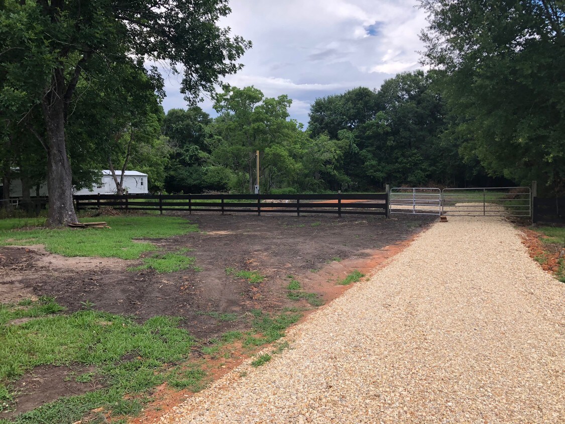 48199 Laura Rogers Rd, Tickfaw, LA 70466 House Rental in Tickfaw, LA