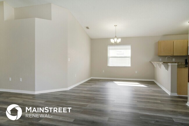 Building Photo - 3007 Sabal Bend Dr NE