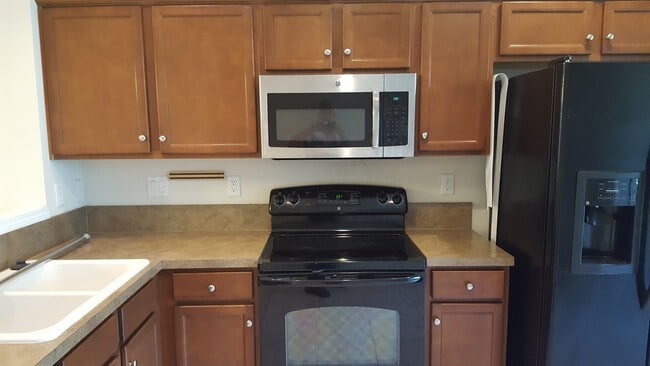 Building Photo - 11441 Summerview Cir