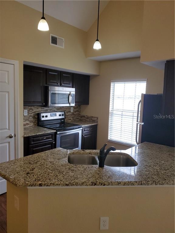 Foto del edificio - 9330 Lake Chase Island Way