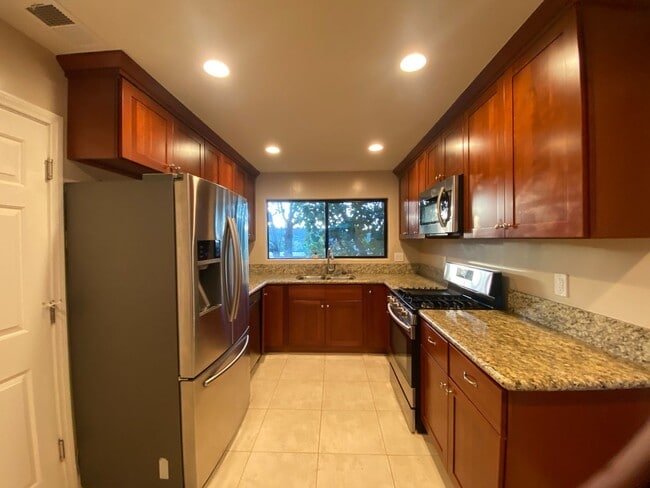 Foto del edificio - Fabulous House w/Great Backyard w/View and A/C in Casa De Oro!