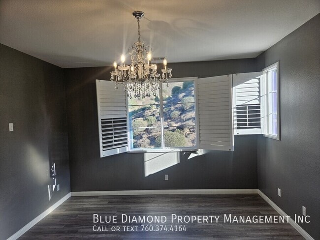 Building Photo - Spacious 3 BR, 2.5 BA in gated community o...