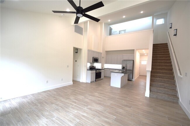 Foto del edificio - 668 Sun Meadows Loop