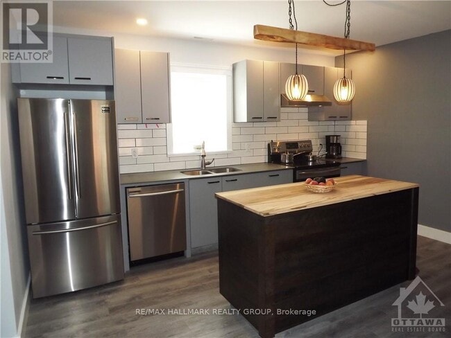 Building Photo - 381 Cooper St