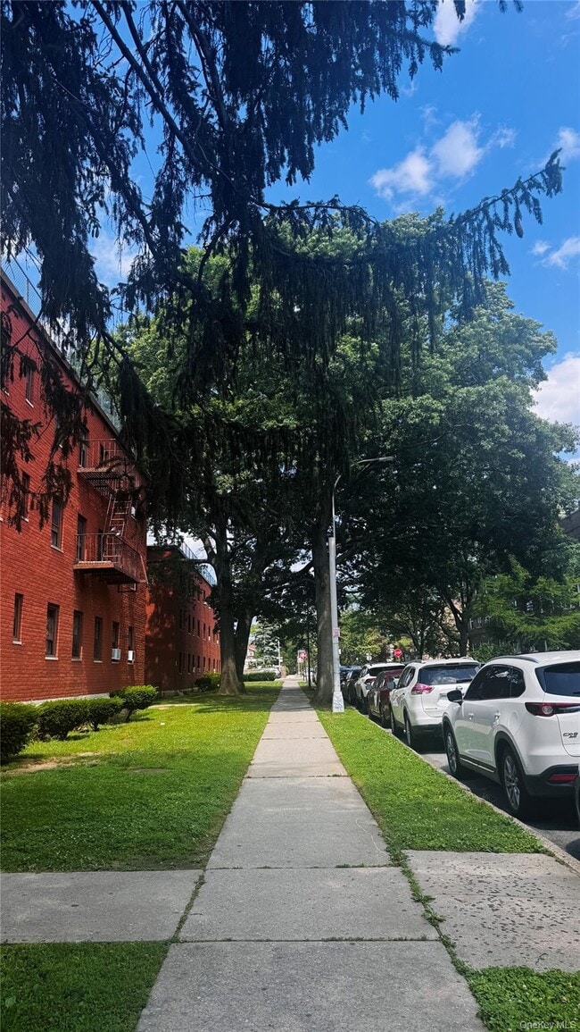 Foto del edificio - 141-33 78th Ave