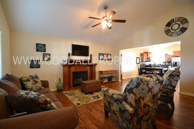 Foto del edificio - 3 Bedroom  Detached Townhome in Waukee with Finished Basement