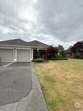 Building Photo - 572 E Maberry Dr