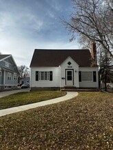 Building Photo - 1809 10th Ave