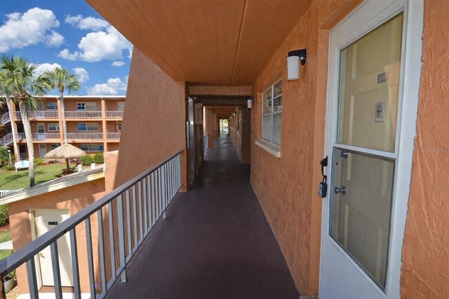 Building Photo - 12760 Indian Rocks Rd