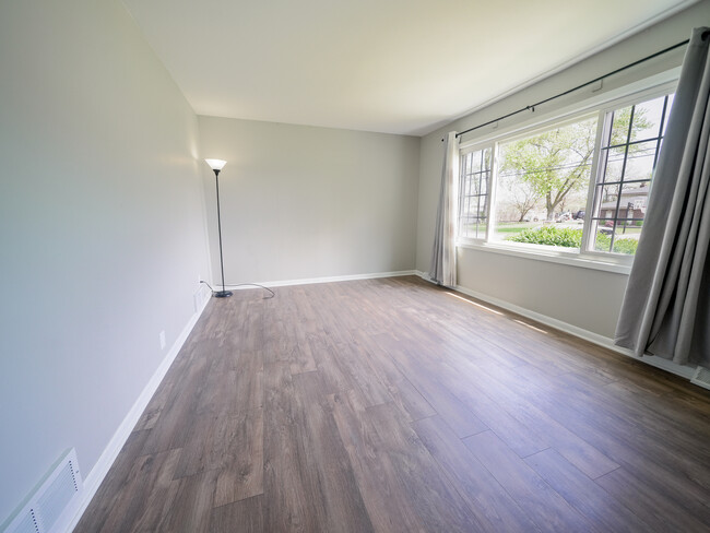 Building Photo - 8240 S Octavia Ave