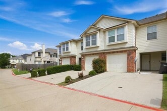 Building Photo - 3820 Vista Mar Dr