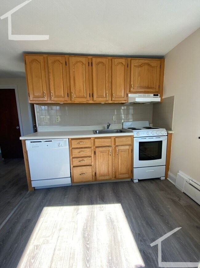Foto del edificio - Avl 9/1 Davis Sq area Studio apartment w/AC!