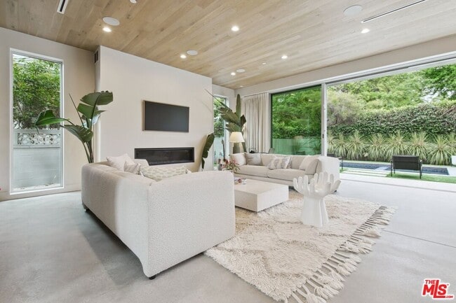 Foto del edificio - 1310 Preston Way
