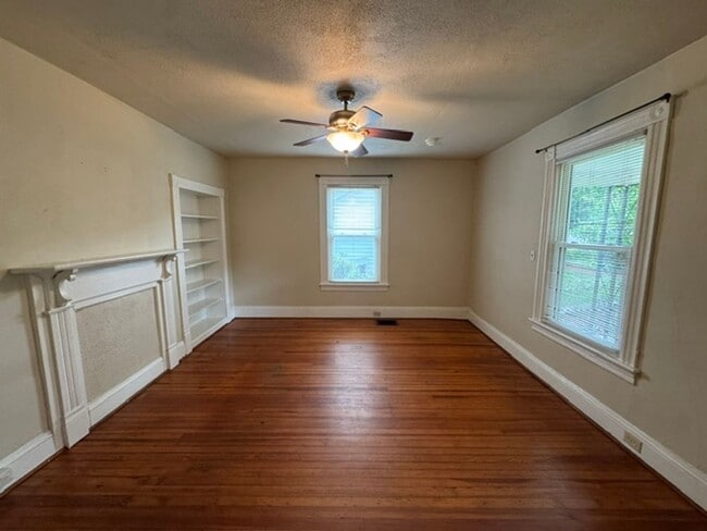 Photo - Charming 2 Bedroom Bungalow House